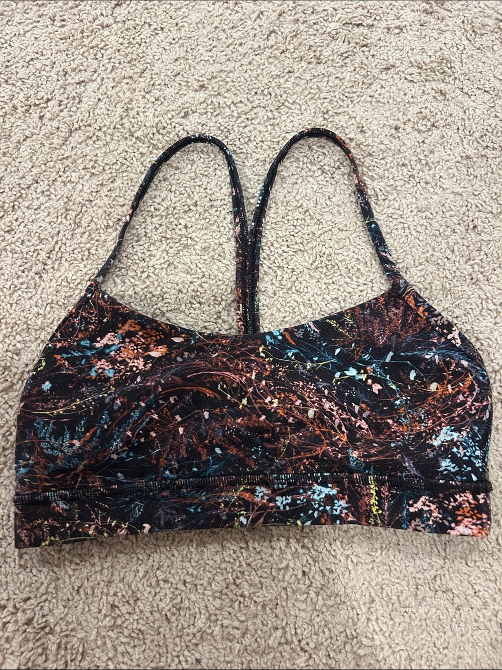 Lululemon size 6 NWOT sports bra